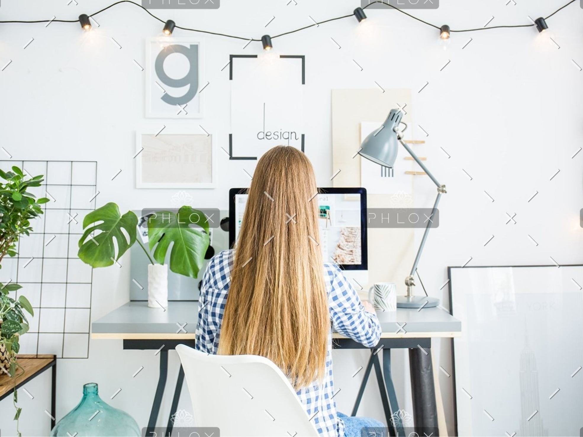 demo-attachment-168-person-with-long-curly-hair-PZ99QM21